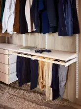 Wieszaki na spodnie w garderobie Decor+