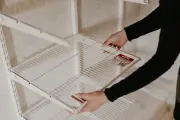 Półka Elfa zawieszana na wspornikach