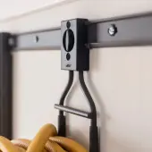 Hak ścienny na kabel