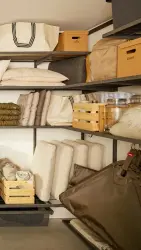 Półki w garażu w kolorze szary mat system elfa